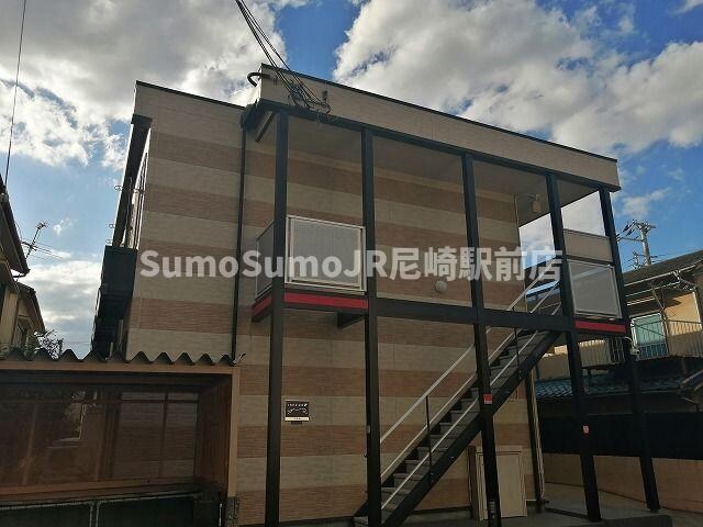 物件外観写真4　(外観は落ち着いています)