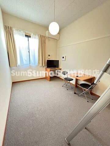 物件内観写真16　(ゆったりとしたリビングです)