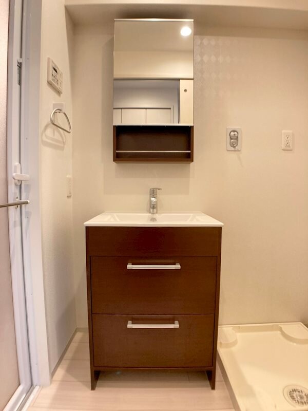 物件内観写真10　(忙しい朝には欠かせない洗面所です)