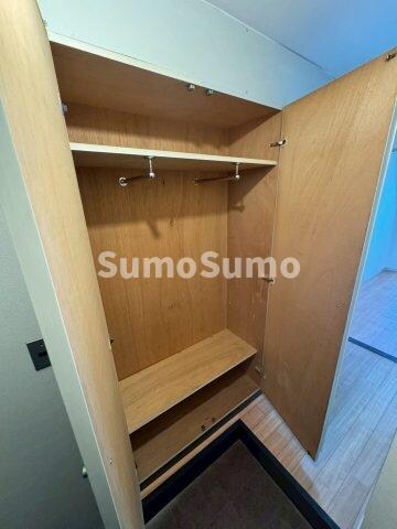 物件内観写真16　(たっぷりとした収納スペースです)