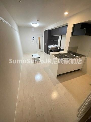 物件内観写真3　(リビングです)