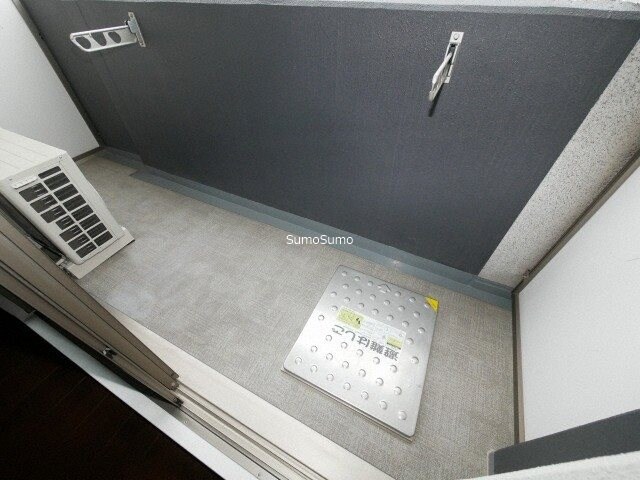 物件内観写真8　(外からの目が気にならないバルコニーで洗濯物が干せます)