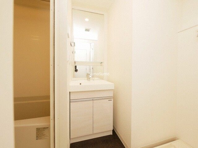 物件内観写真10　(使いやすい洗面所です)
