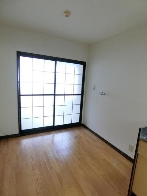 物件内観写真2　( )