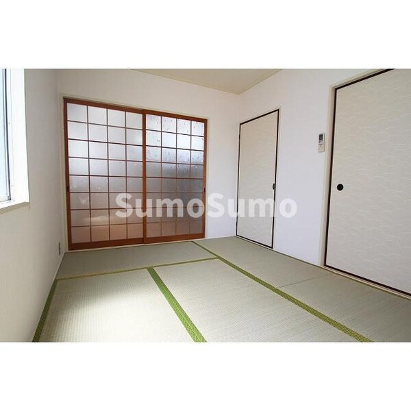 内装他(和室があると落ち着いた雰囲気になりますね)