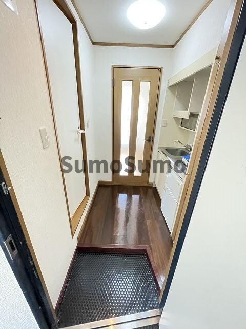 物件内観写真3　(落ち着いた玄関です)