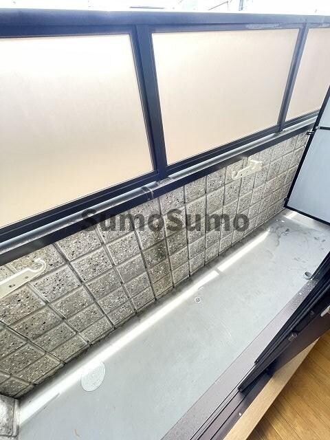 物件内観写真8　(広々としたバルコニーです)