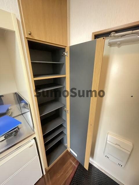 物件内観写真14　(大きなスペースがあり、収納には困りません)