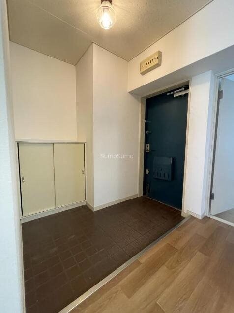 物件内観写真5　(落ち着いた玄関です)