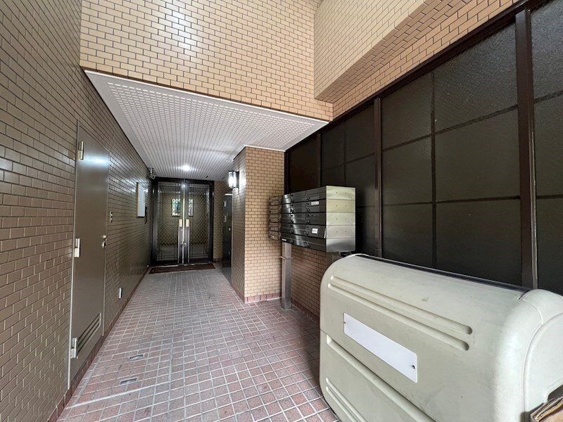 物件外観写真3　(建物の内部です)