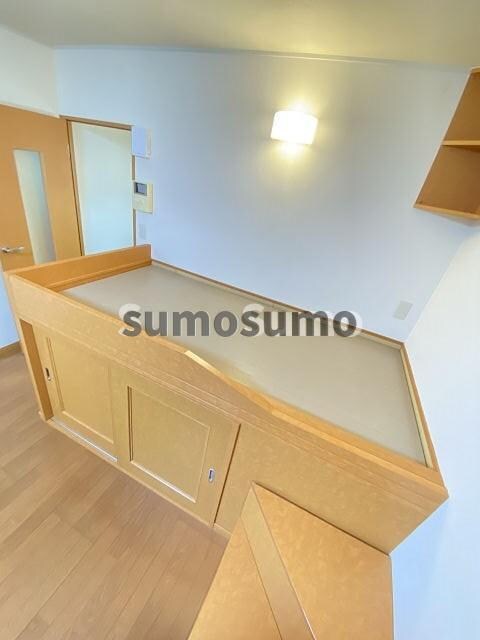 物件内観写真23　(広くて明るい寝室)