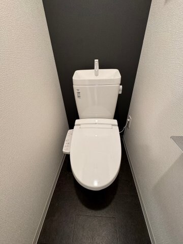 物件内観写真10　(コンパクトで使いやすいトイレです)