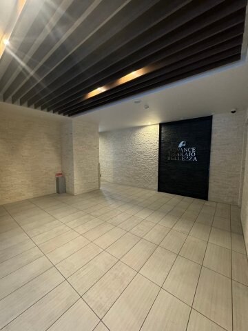 物件外観写真2　(ロビーです)