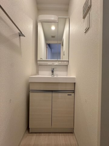 物件内観写真11　(コンパクトで使いやすい洗面所)