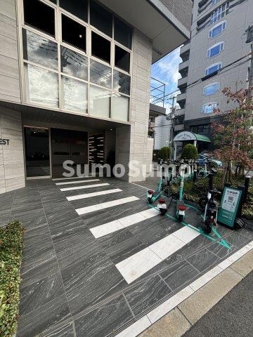 物件外観写真2　(建物の内部です)