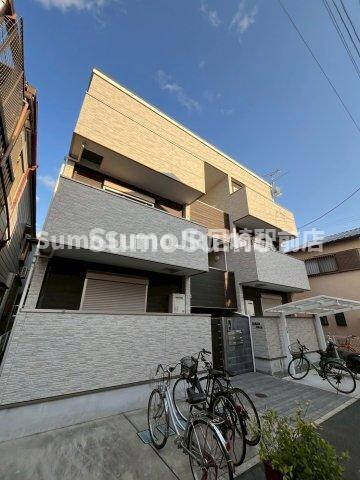 物件外観写真1　(きれいな外観です)