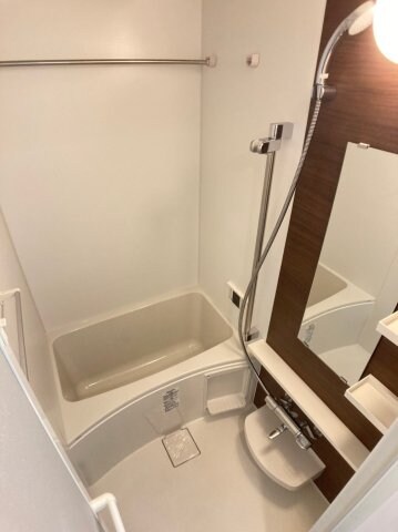 物件内観写真8　(きれいなお風呂です)