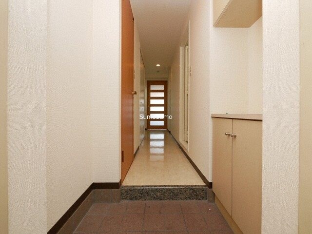 物件内観写真4　(きれいな玄関です)