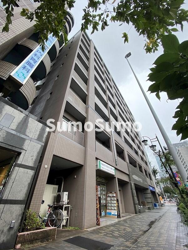 物件外観写真1　(落ち着いた雰囲気の外観です)