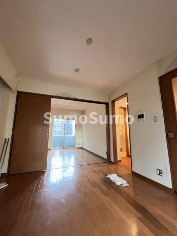 物件内観写真5　(個人の部屋や寝室として使える洋室です)