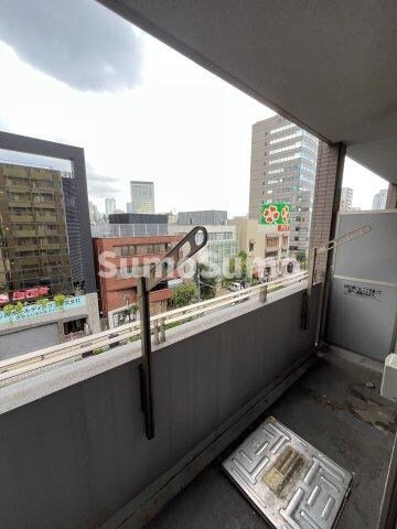 物件内観写真11　(暖かな日差しのふりそそぐバルコニー)