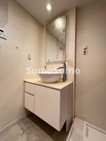 物件内観写真14　(広い洗面スペース)