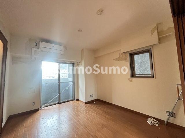 物件内観写真23　(おしゃれな居間です)