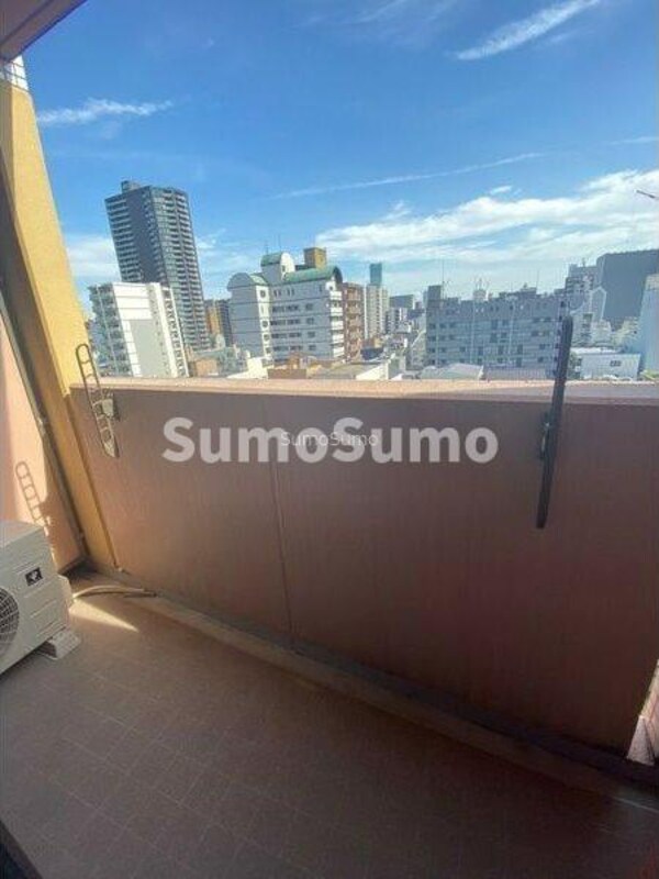 バルコニー(外からの目が気にならないバルコニーで洗濯物が干せます)