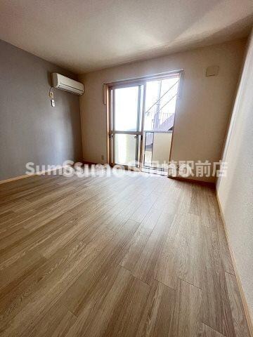 物件内観写真6　(使いやすいリビングです)