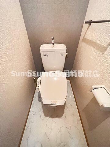 物件内観写真11　(落ち着いた色調のトイレです)