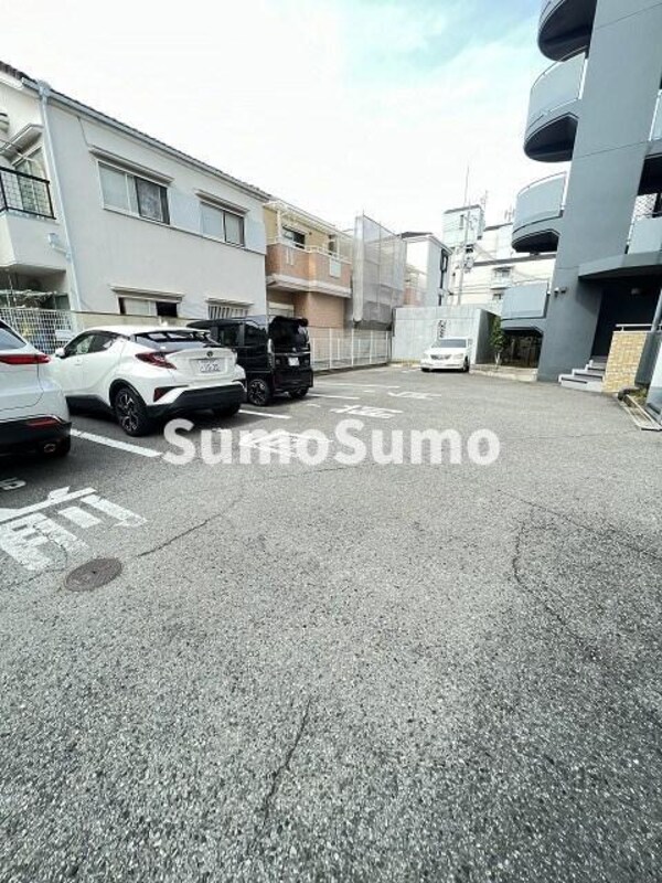 駐車場(外観もきれいです)