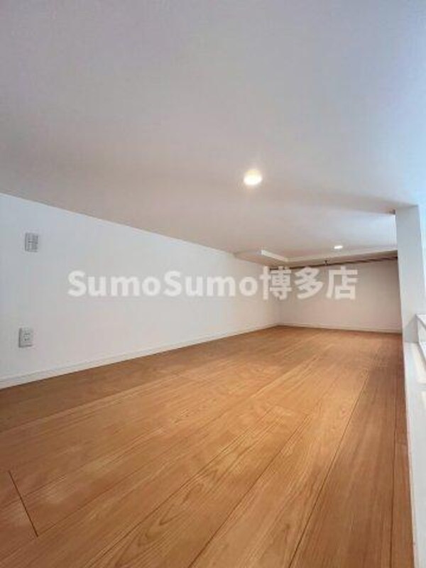 寝室(落ち着いて過ごせるお部屋なので、寝室にいかがでしょうか)