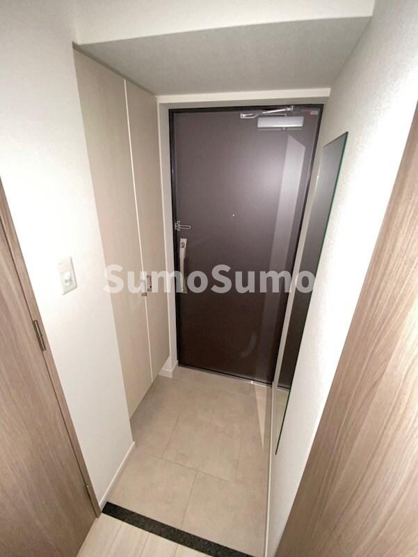 物件内観写真5　(収納もある玄関です)