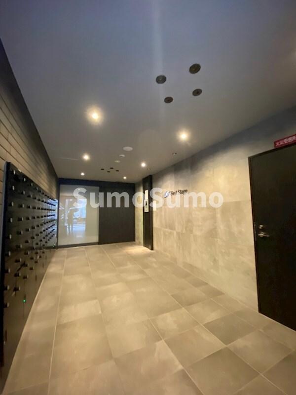 物件外観写真3　(ゆとりのあるロビーです)