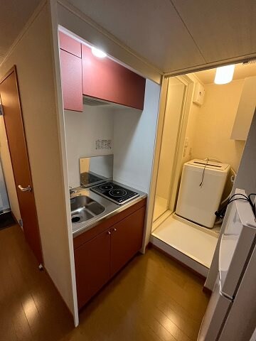 物件内観写真6　(コンパクトなキッチンで掃除もラクラク)