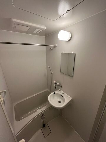 物件内観写真8　(落ち着いた空間のお風呂です)