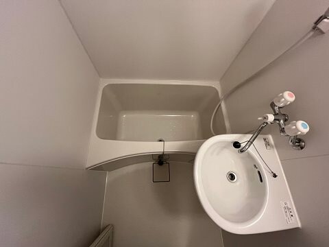 物件内観写真18　(スペースが確保できる洗面所です)