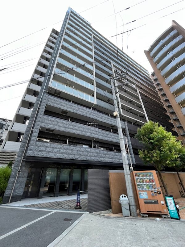 物件外観写真1　(落ち着いた雰囲気の外観です)