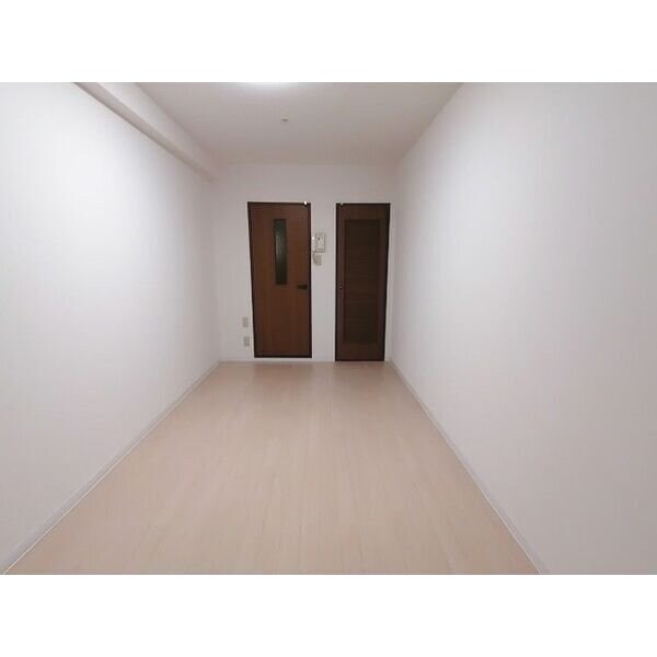 物件内観写真6　(ゆったりとしたリビングです)