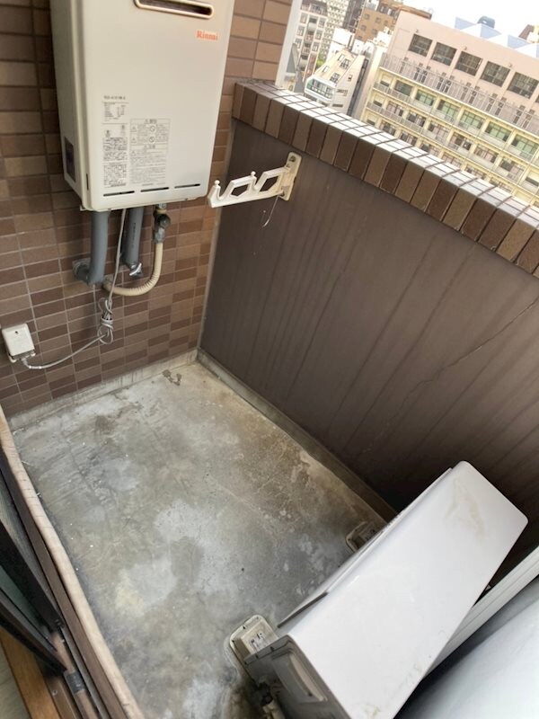 物件内観写真10　(お洗濯にも便利なバルコニー付き)