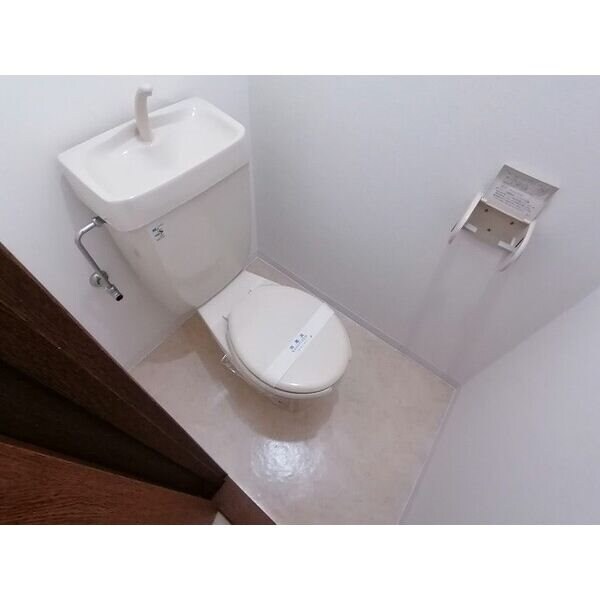 物件内観写真11　(清潔感のあるトイレです)