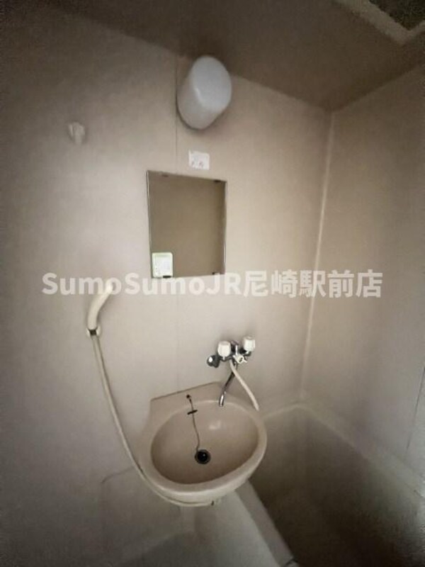 洗面・脱衣所(忙しい朝には欠かせない洗面所です)