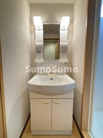 物件内観写真9　(忙しい朝には欠かせない洗面所です)