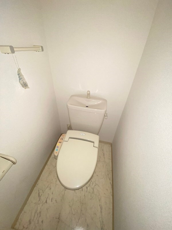 トイレ(コンパクトで使いやすいトイレです)