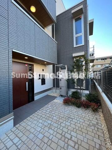 物件外観写真3　(建物の内部です)