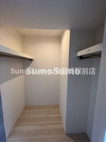 物件内観写真13　(収納豊富です)