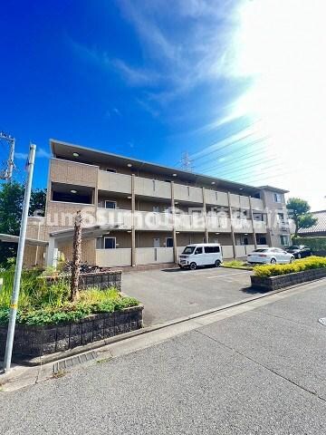 物件外観写真2　(落ち着いた雰囲気の外観です)