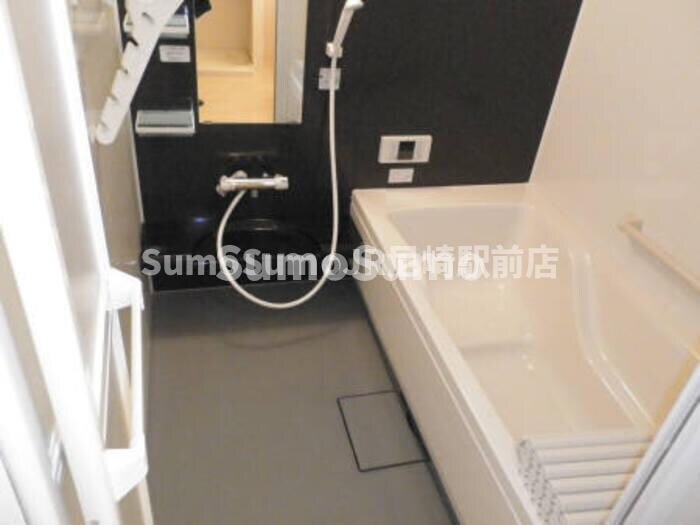 物件内観写真5　(日々の疲れを癒すお風呂付です)