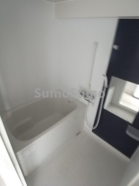 物件内観写真8　(コンパクトで使いやすいお風呂です)