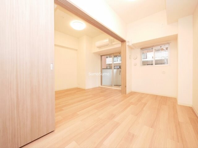 物件内観写真7　(使い勝手のいい寝室です)